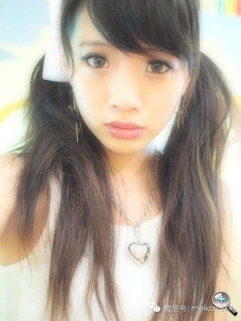 国产经典自拍,捕捉时代光影，展现青春风采